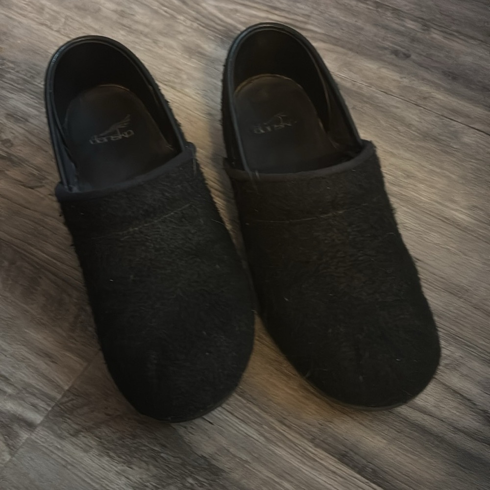 Dansko Professional Clogs in Black. Size: 8.
